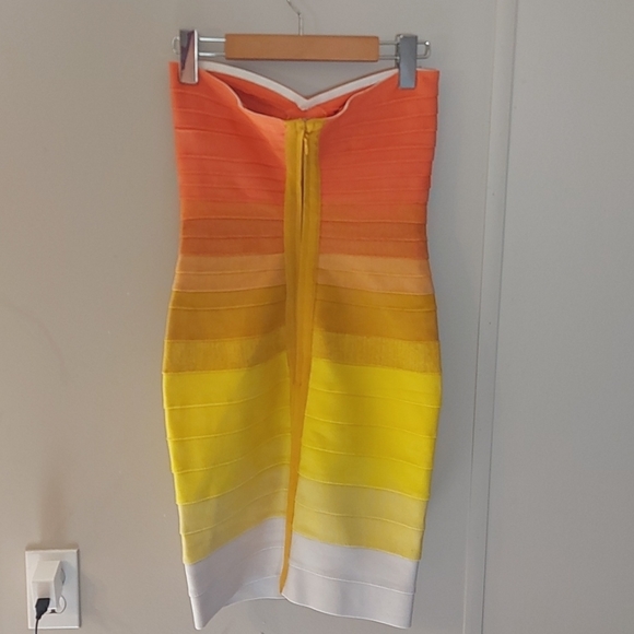 Stunning JLUXLABEL Body Contour Dress - Picture 2 of 8